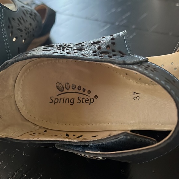 Spring Step Sandal - Picture 4 of 4